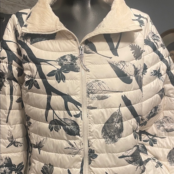 Columbia White and Black Floral Puffer Jacket - Picture 2 of 7